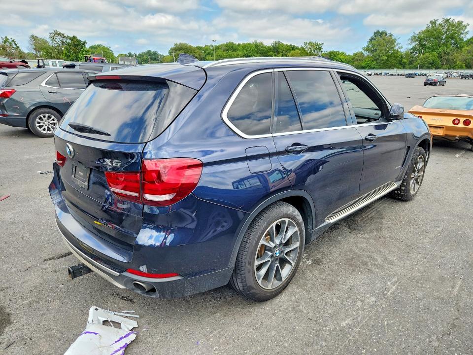 64718336 :رقم المزاد ، 5UXKR0C35H0V73183 vin ، 2017 Bmw X5 مزاد بيع