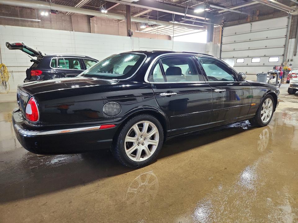 2004 Jaguar Xj8 მანქანა იყიდება აუქციონზე, vin: SAJEA71C44SG01639, აუქციონის ნომერი: 64258926
