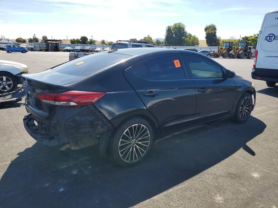 2017 Hyundai Elantra მანქანა იყიდება აუქციონზე, vin: KMHD74LF4HU173458, აუქციონის ნომერი: 65153396