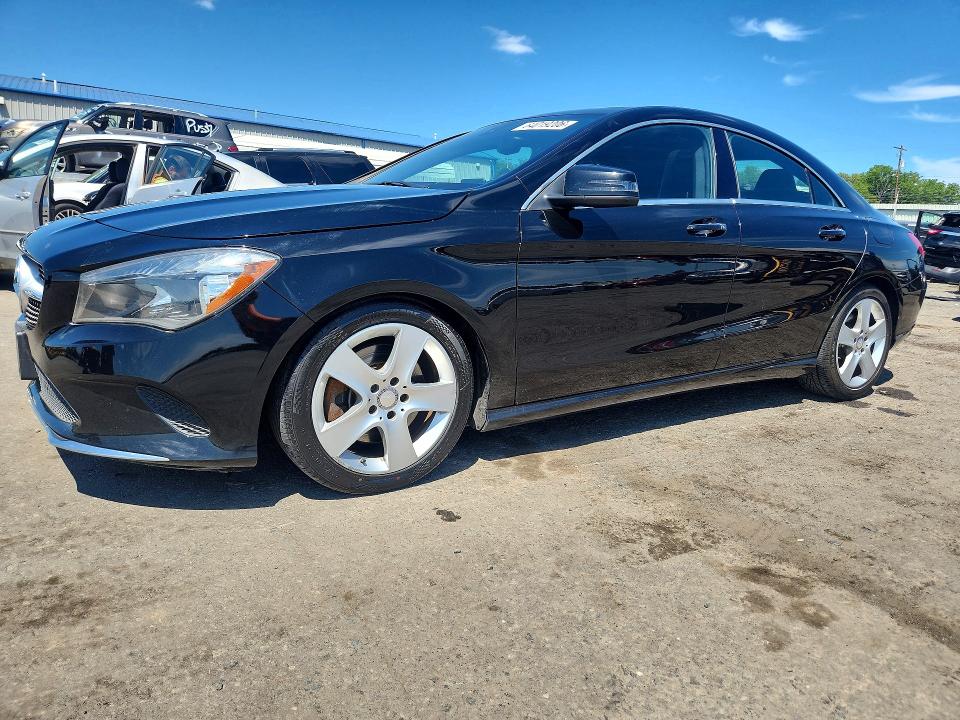 64019206 :رقم المزاد ، WDDSJ4GB4HN423527 vin ، 2017 Mercedes-benz Cla مزاد بيع