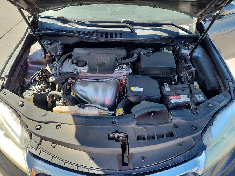 64559476 :رقم المزاد ، 4T1BF1FK2FU972427 vin ، 2015 Toyota Camry مزاد بيع