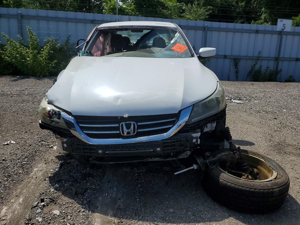 65000076 :رقم المزاد ، 1HGCR2F37FA810715 vin ، 2015 Honda Accord مزاد بيع