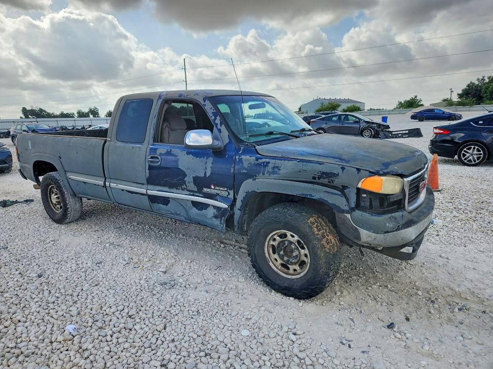 64156236 :رقم المزاد ، 1GTGK29UXYE400415 vin ، 2000 Gmc New Sierra مزاد بيع