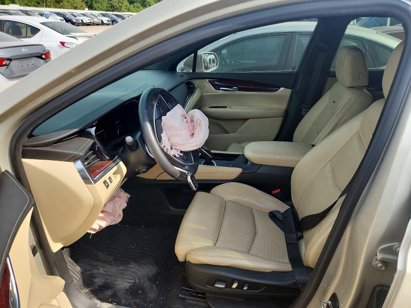 60645686 :رقم المزاد ، 1GYKNBRS8HZ193722 vin ، 2017 Cadillac Xt5 مزاد بيع