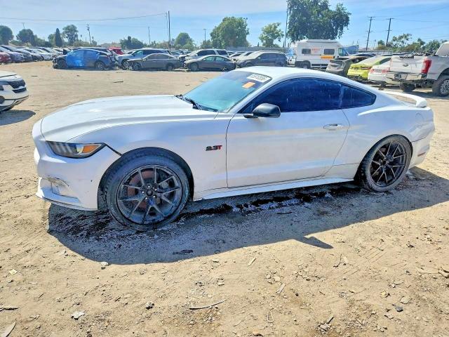 65910556 :رقم المزاد ، 1FA6P8TH1F5425914 vin ، 2015 Ford Mustang مزاد بيع