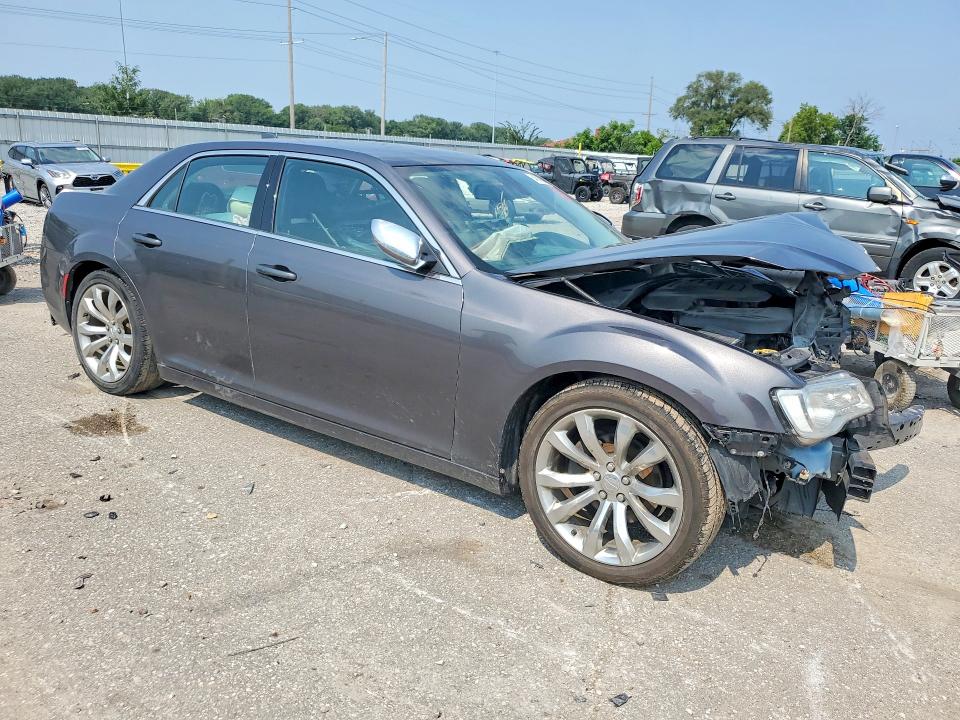 64051986 :رقم المزاد ، 2C3CCAAG0KH564952 vin ، 2019 Chrysler 300 مزاد بيع