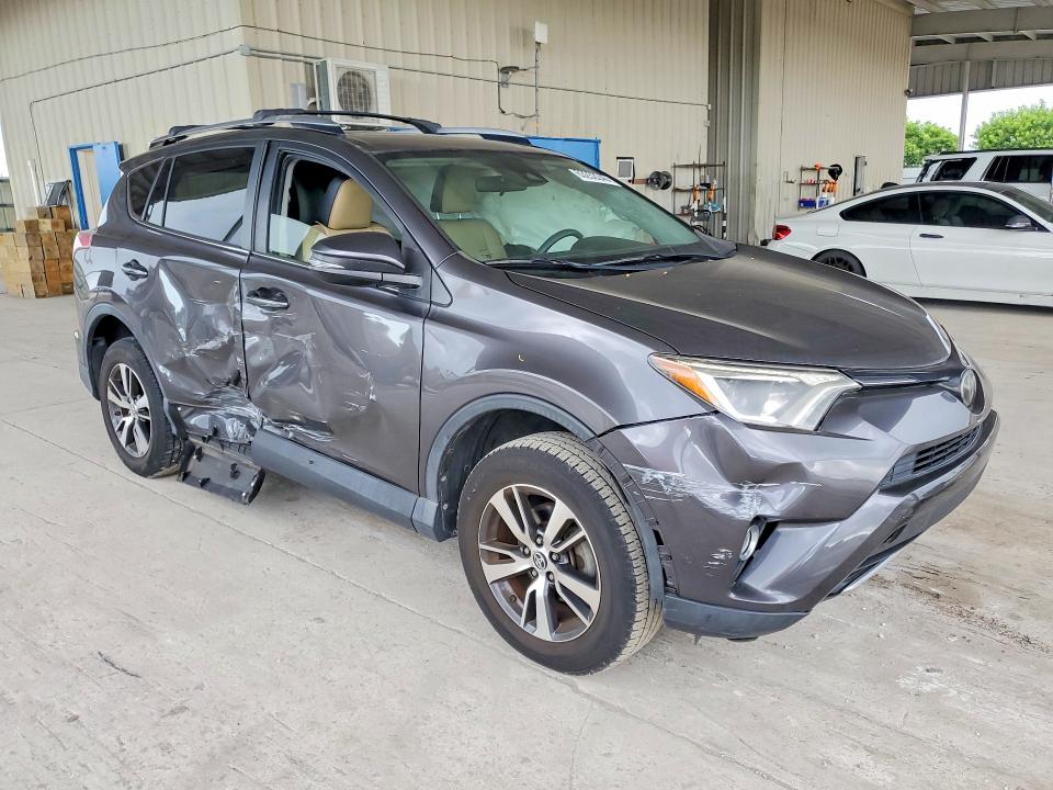 Auction sale of the 2018 Toyota Rav4, vin: JTMWFREV6JJ162681, lot number: 63252246