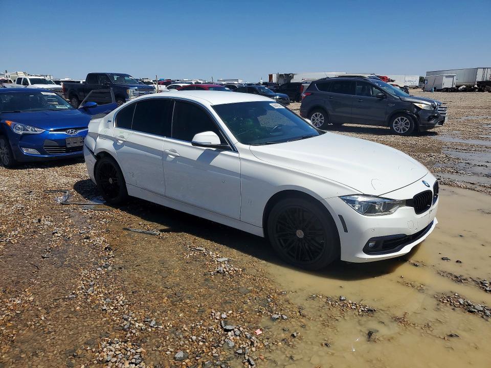 66443346 :رقم المزاد ، WBA8E1C54JA762564 vin ، 2018 Bmw 330e مزاد بيع