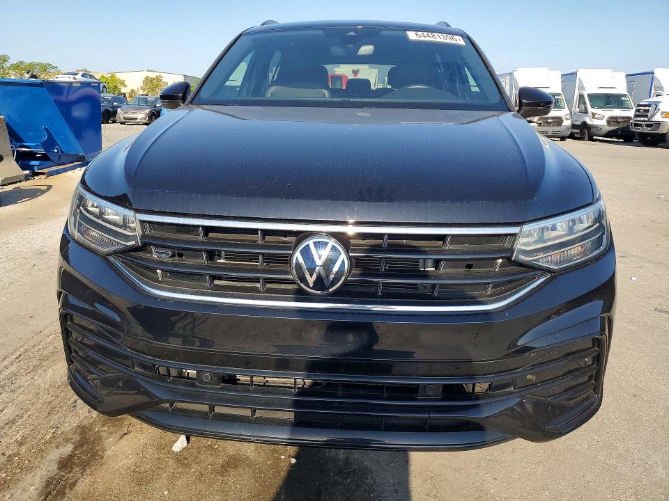 64481396 :رقم المزاد ، 3VVCB7AX0PM089962 vin ، 2023 Volkswagen Tiguan مزاد بيع