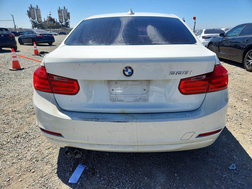 2012 Bmw 328 მანქანა იყიდება აუქციონზე, vin: WBA3A5C56CF343747, აუქციონის ნომერი: 65719306