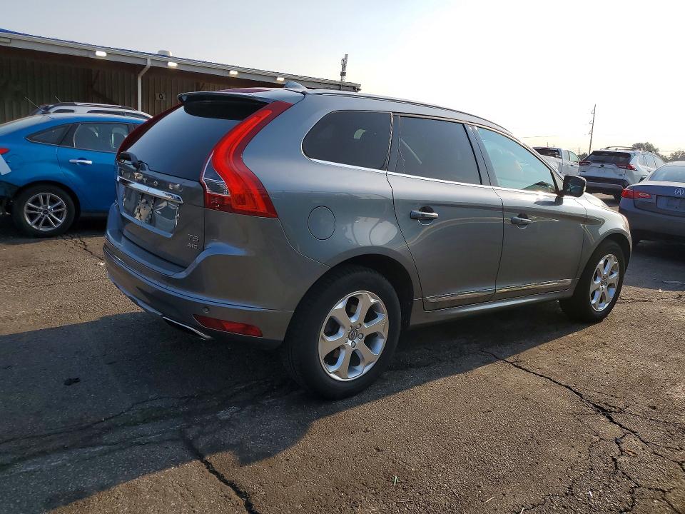 Продажа на аукционе авто 2016 Volvo Xc60, vin: YV4612RKXG2850687, номер лота: 64226606
