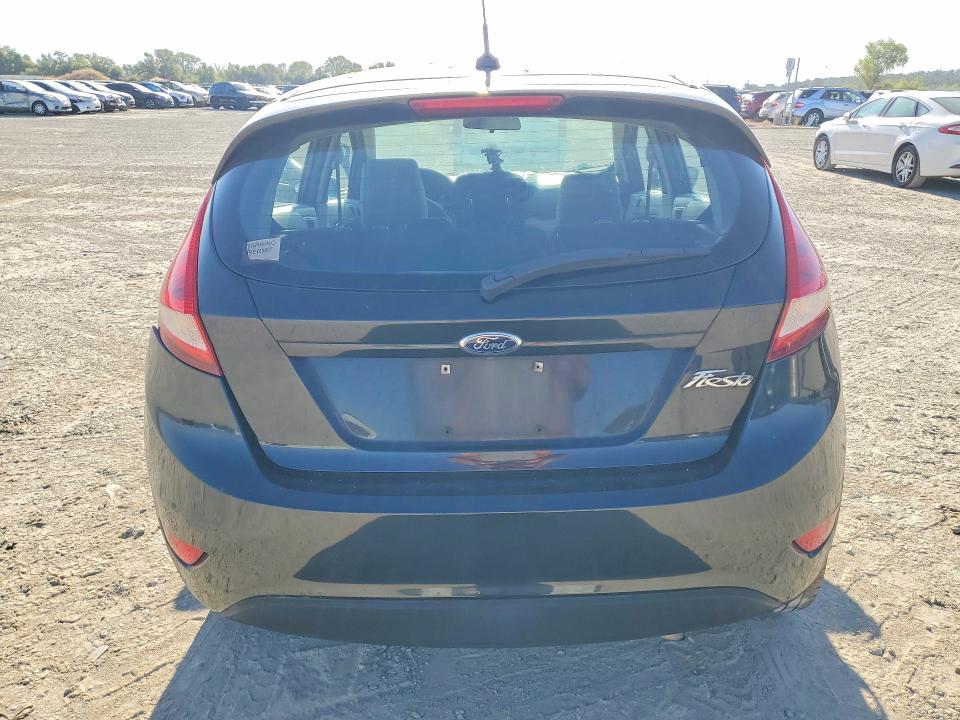 64838636 :رقم المزاد ، 3FADP4TJ8DM226580 vin ، 2013 Ford Fiesta مزاد بيع