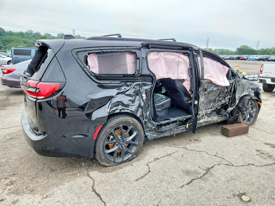 2025 Chrysler Pacifica მანქანა იყიდება აუქციონზე, vin: 2C4RC1GG4SR523747, აუქციონის ნომერი: 64994156
