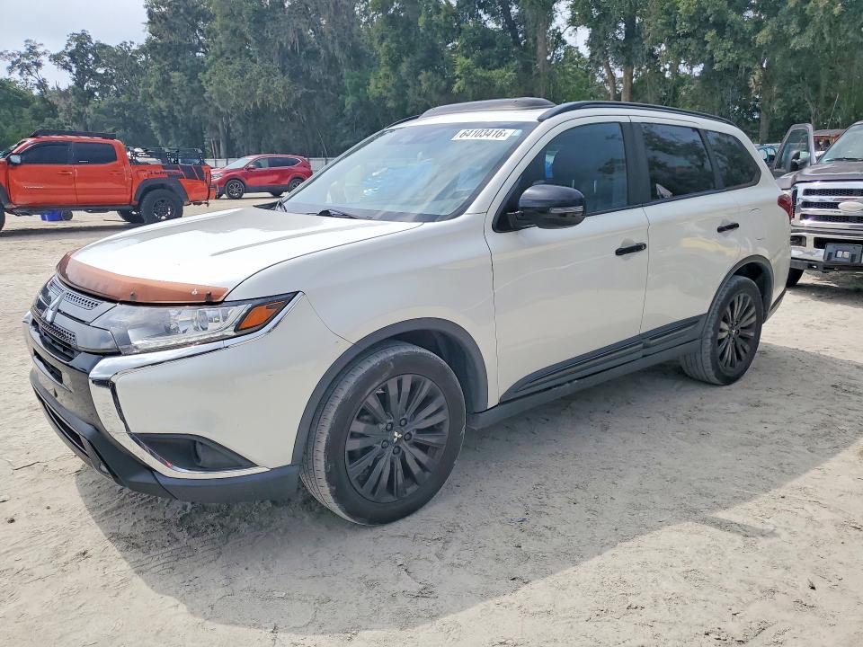 2020 Mitsubishi Outlander მანქანა იყიდება აუქციონზე, vin: JA4AZ3A31LZ013550, აუქციონის ნომერი: 64103416