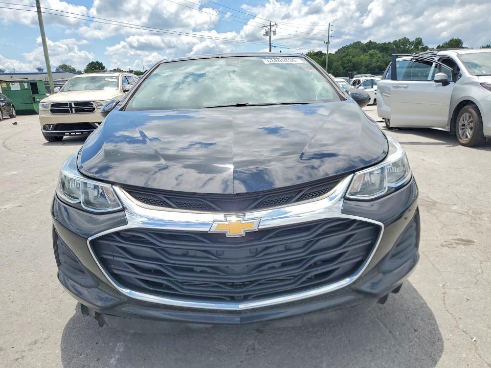 63800836 :رقم المزاد ، 1G1BC5SM5K7122403 vin ، 2019 Chevrolet Cruze مزاد بيع