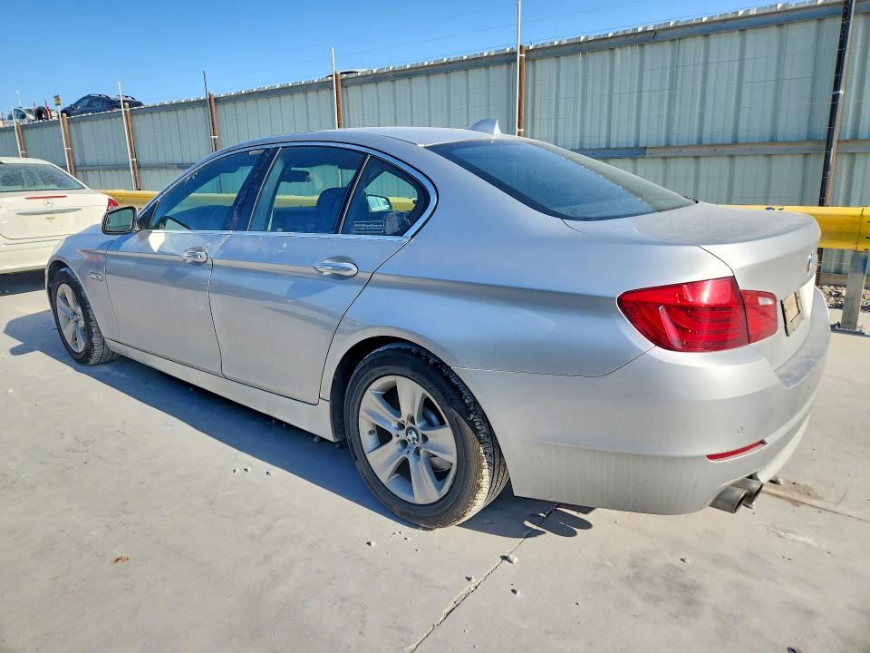 2011 Bmw 528 მანქანა იყიდება აუქციონზე, vin: WBAFR1C56BC750000, აუქციონის ნომერი: 64618396
