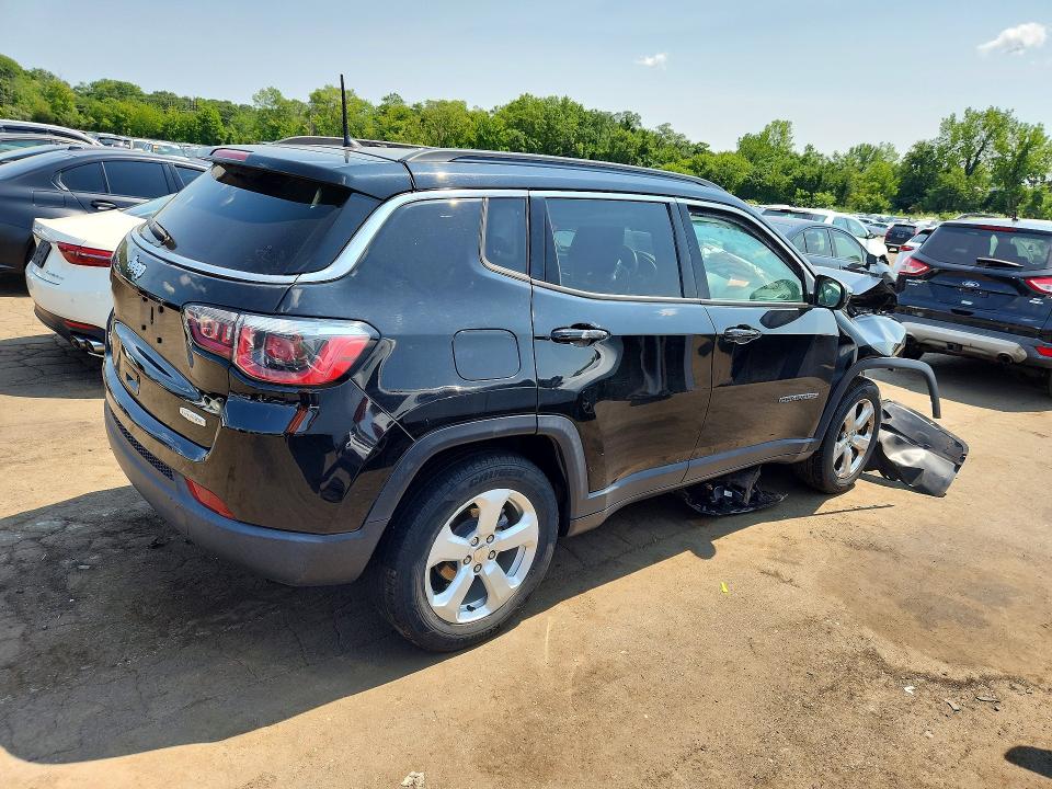 64845566 :رقم المزاد ، 3C4NJDBB6JT112394 vin ، 2018 Jeep Compass مزاد بيع