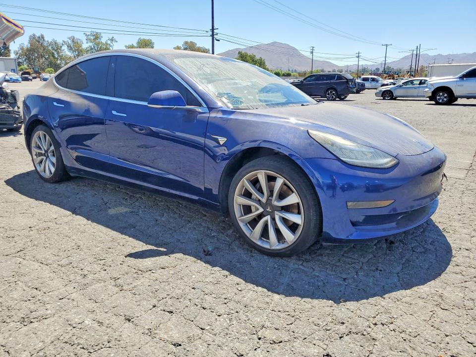 65759396 :رقم المزاد ، 5YJ3E1EA1JF033386 vin ، 2018 Tesla Model 3 مزاد بيع