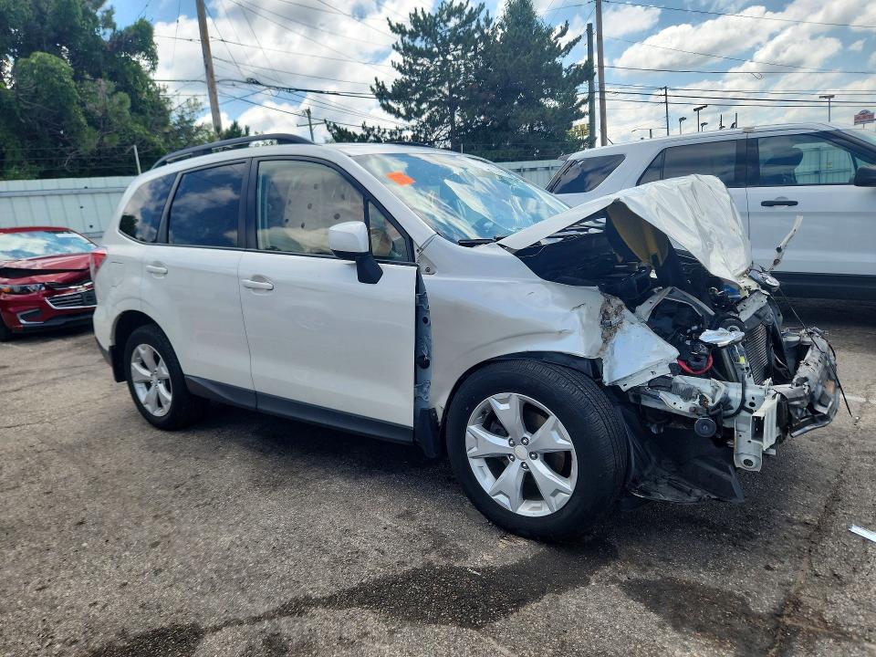 2015 Subaru Forester მანქანა იყიდება აუქციონზე, vin: JF2SJADC2FH497077, აუქციონის ნომერი: 63710596
