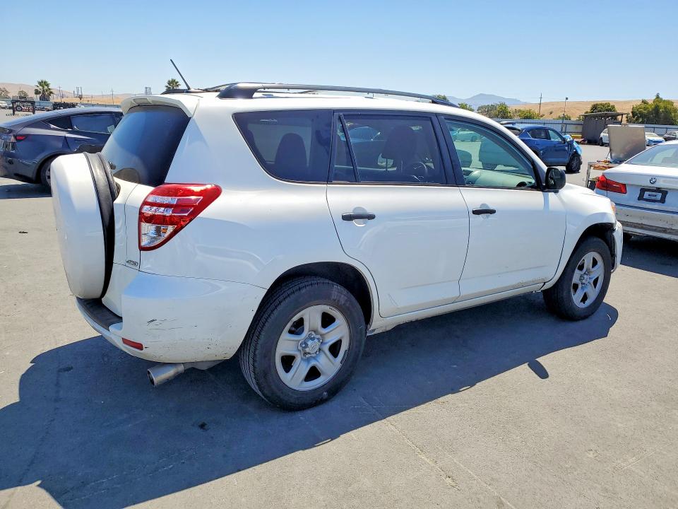 63802116 :رقم المزاد ، 2T3BK4DV5BW060810 vin ، 2011 Toyota Rav4 مزاد بيع