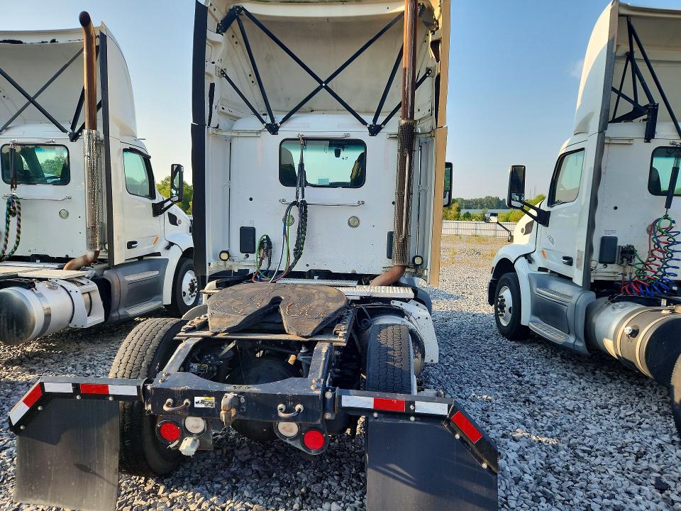 Продаж на аукціоні авто 2017 Peterbilt 579, vin: 1XPBA48X3HD428968, номер лоту: 61967826