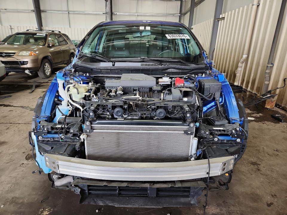 63033076 :رقم المزاد ، 7FARW2H87NE052797 vin ، 2022 Honda Cr-v مزاد بيع