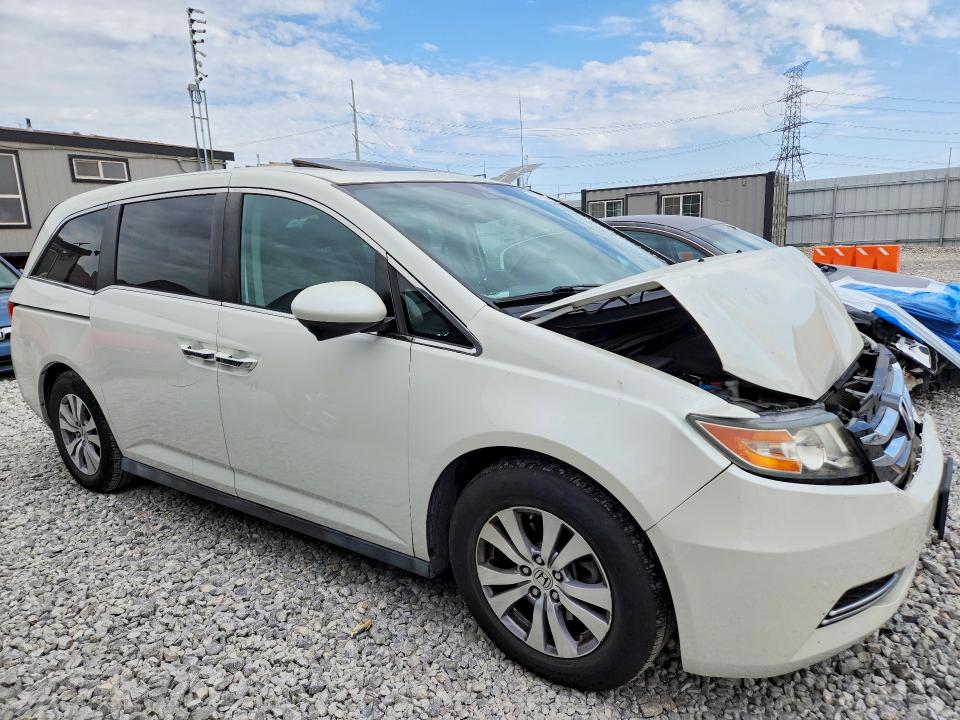 64084446 :رقم المزاد ، 5FNRL5H61FB024113 vin ، 2015 Honda Odyssey مزاد بيع