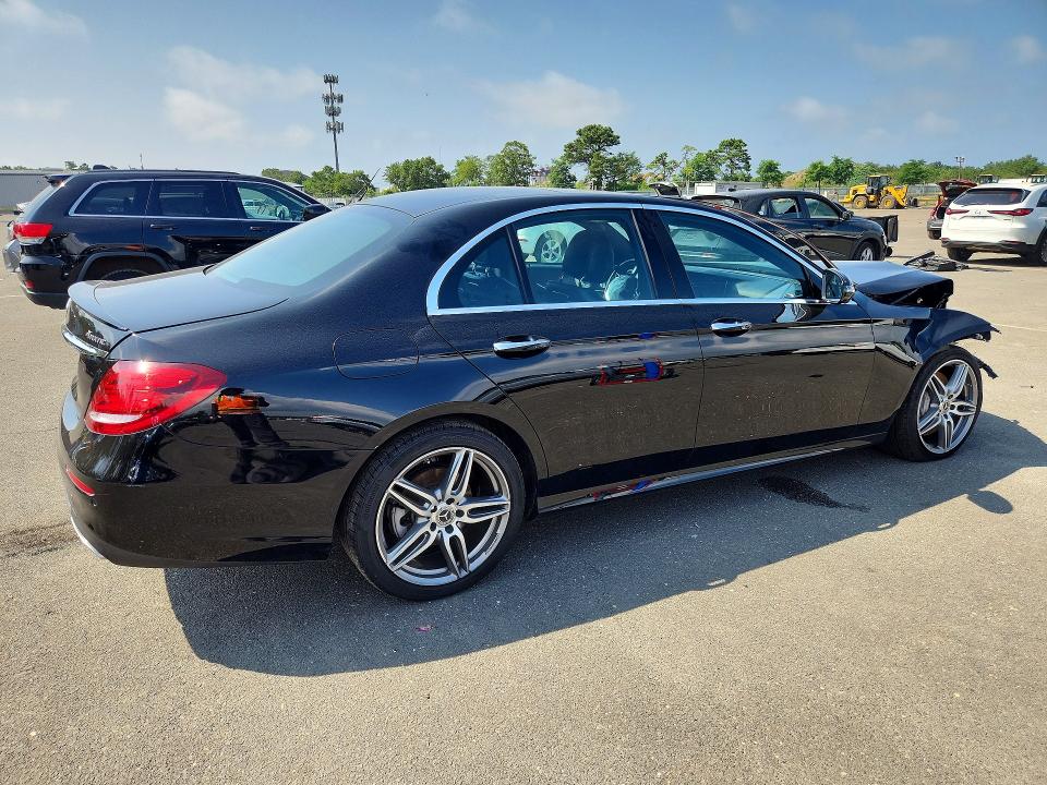 63840126 :رقم المزاد ، WDDZF4KB3KA504721 vin ، 2019 Mercedes-benz E مزاد بيع