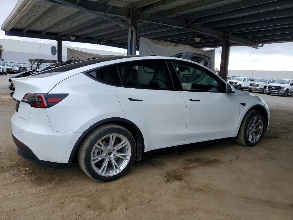 67077626 :رقم المزاد ، 7SAYGDEE3PF967484 vin ، 2023 Tesla Model Y مزاد بيع