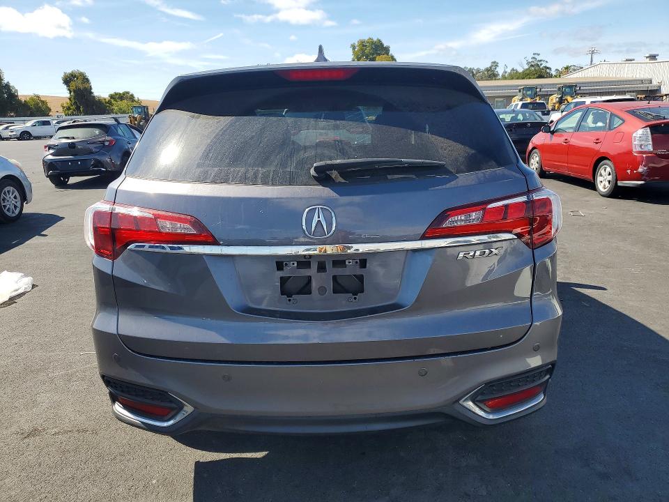 65228256 :رقم المزاد ، 5J8TB3H72JL005437 vin ، 2018 Acura Rdx مزاد بيع