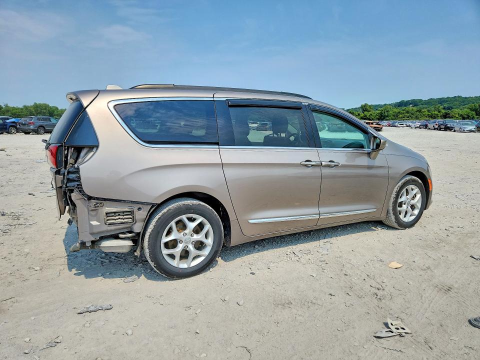Продажа на аукционе авто 2017 Chrysler Pacifica, vin: 2C4RC1BG8HR608106, номер лота: 63756546