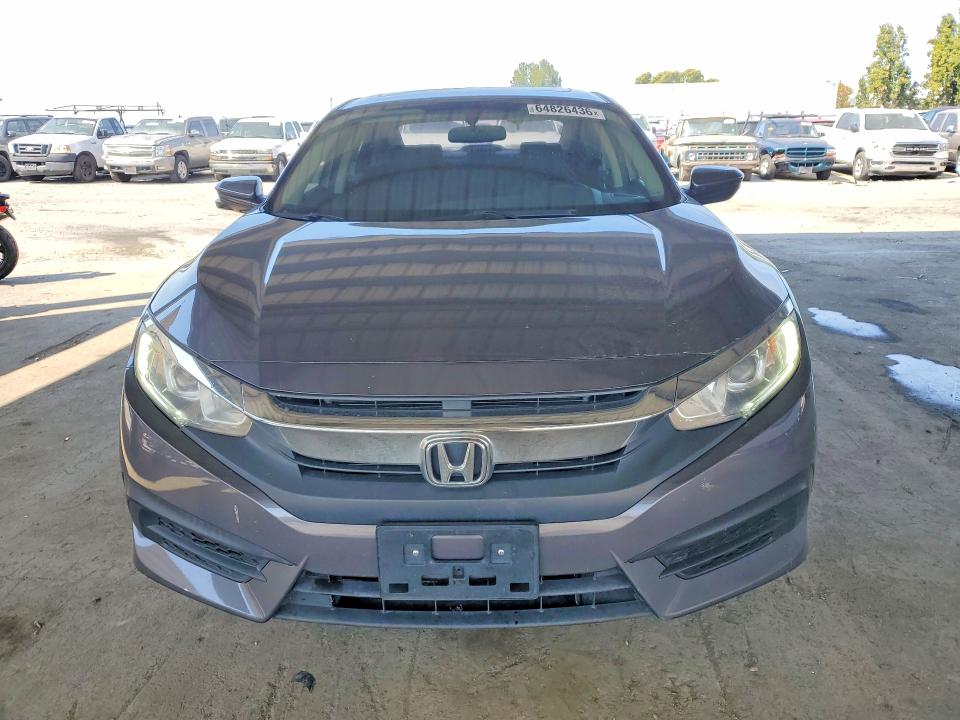 64826436 :رقم المزاد ، 2HGFC2F70HH528888 vin ، 2017 Honda Civic مزاد بيع