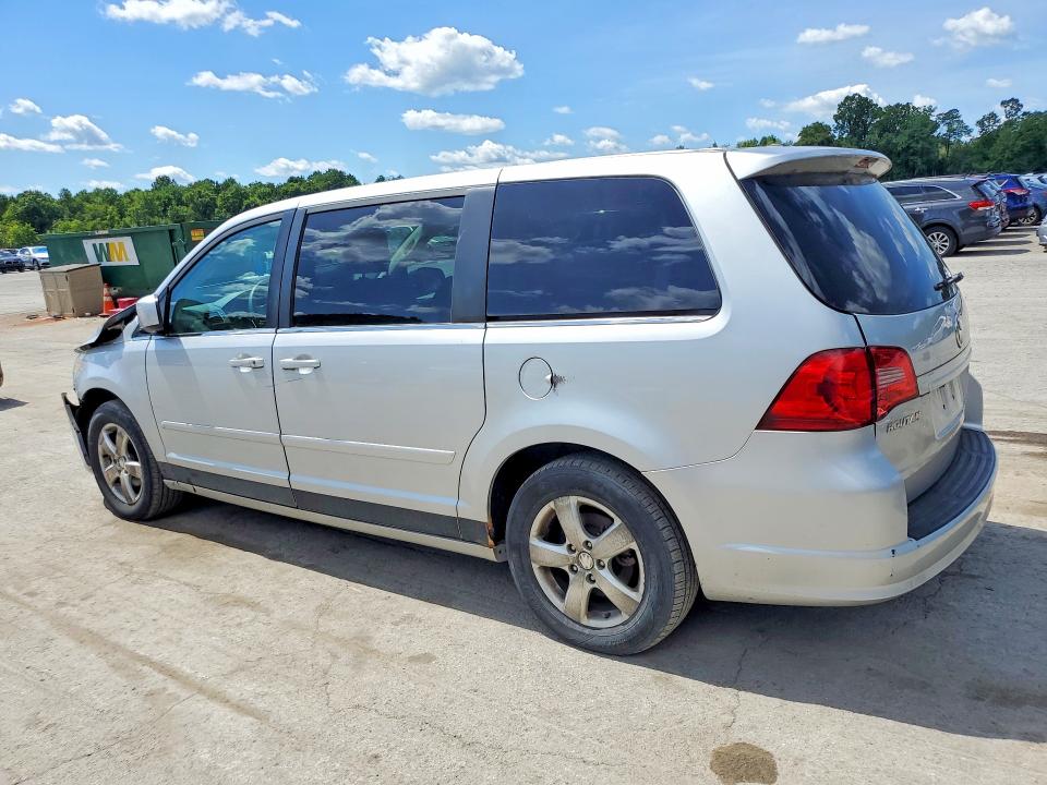 2010 Volkswagen Routan მანქანა იყიდება აუქციონზე, vin: 2V4RW3D18AR388179, აუქციონის ნომერი: 65462276