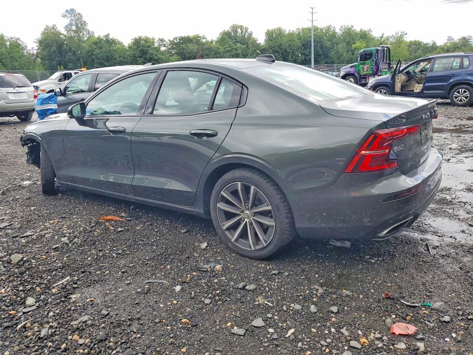 2022 Volvo S60 მანქანა იყიდება აუქციონზე, vin: 7JRL12FZXNG161659, აუქციონის ნომერი: 63674726