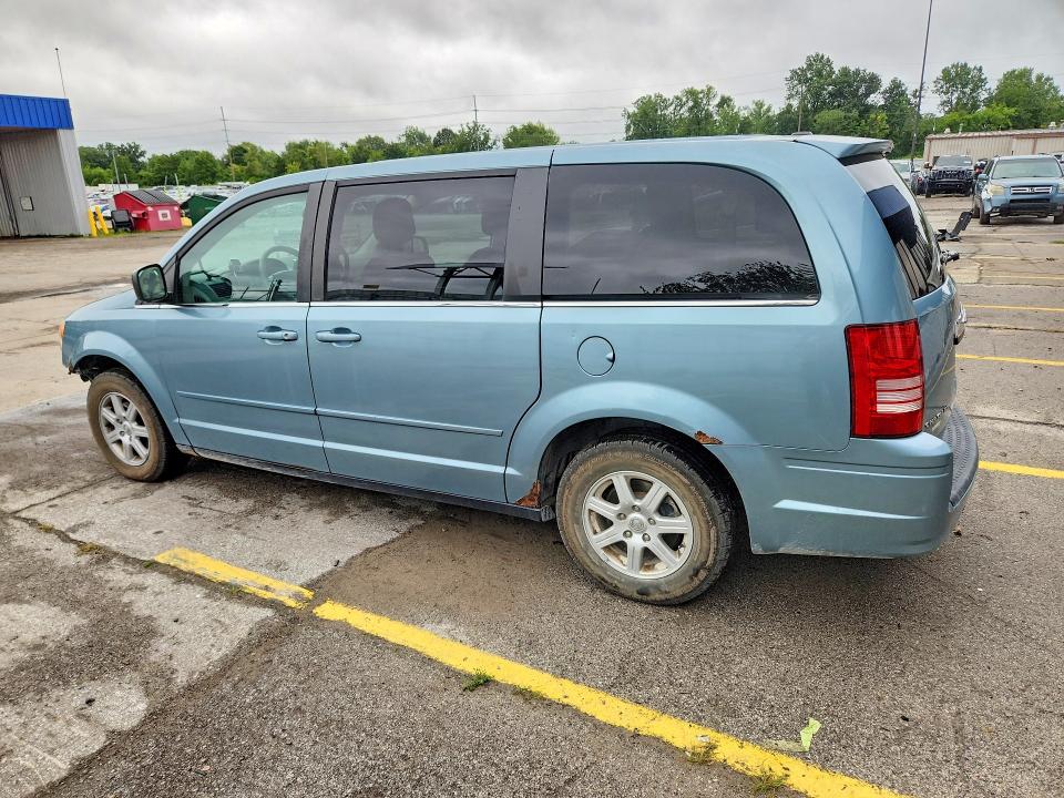 64291886 :رقم المزاد ، 2A4RR2D14AR431339 vin ، 2010 Chrysler Town & Country مزاد بيع