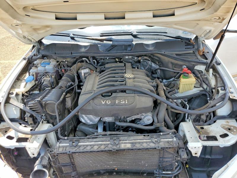 Продаж на аукціоні авто 2017 Volkswagen Touareg, vin: WVGGF7BP6HD005915, номер лоту: 63697076