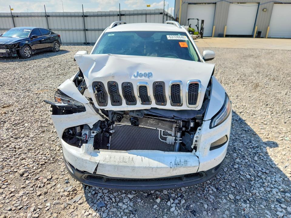 63728846 :رقم المزاد ، 1C4PJLCB7HD232982 vin ، 2017 Jeep Cherokee مزاد بيع