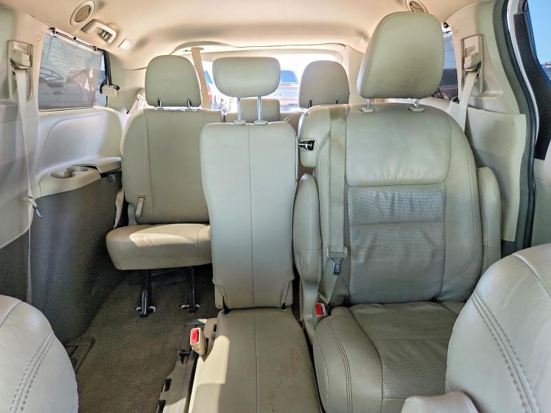 2015 Toyota Sienna მანქანა იყიდება აუქციონზე, vin: 5TDKK3DC7FS582418, აუქციონის ნომერი: 64481366