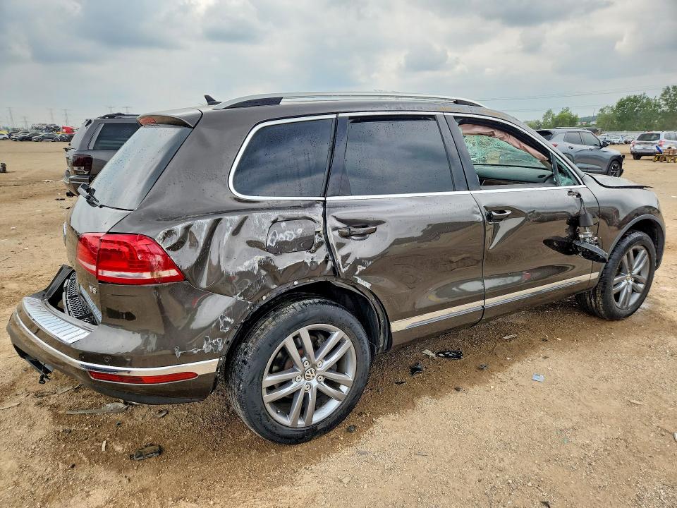 63675016 :رقم المزاد ، WVGEF9BP0FD001665 vin ، 2015 Volkswagen Touareg مزاد بيع