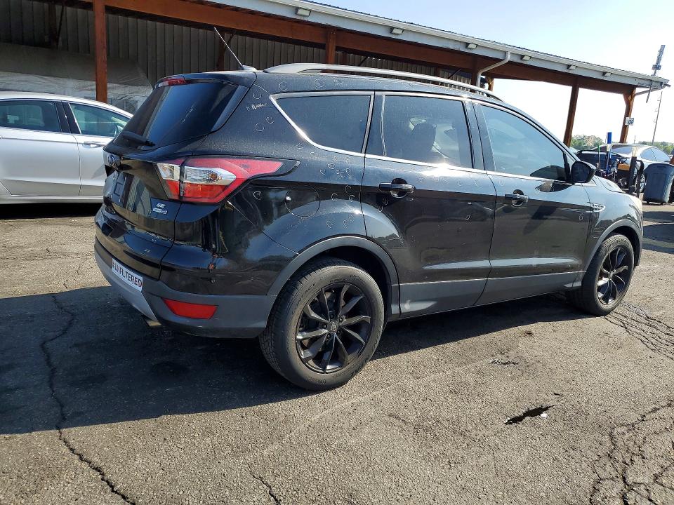 2018 Ford Escape მანქანა იყიდება აუქციონზე, vin: 1FMCU9GD9JUA05041, აუქციონის ნომერი: 64810126