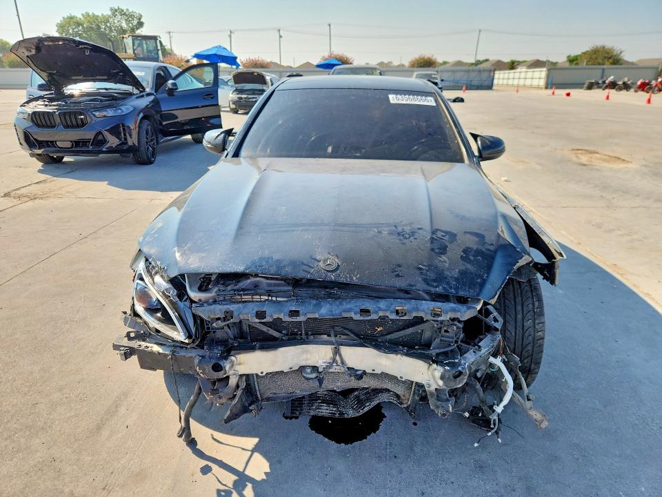 63568666 :رقم المزاد ، 55SWF8GB0HU217963 vin ، 2017 Mercedes-benz C مزاد بيع