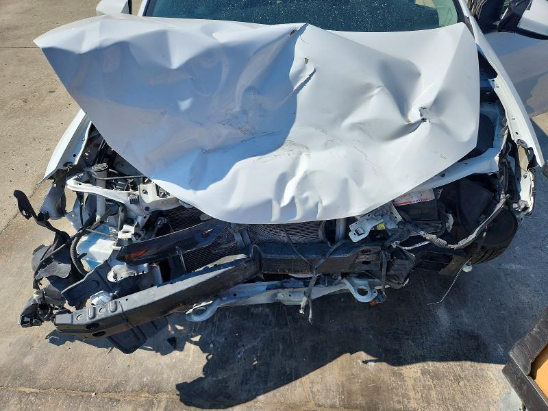 63418846 :رقم المزاد ، 2T1BURHE8JC121321 vin ، 2018 Toyota Corolla مزاد بيع