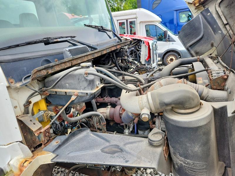 Продажа на аукционе авто 2002 Freightliner Medium Conventional, vin: 1FVABSAK52HK15442, номер лота: 63989686
