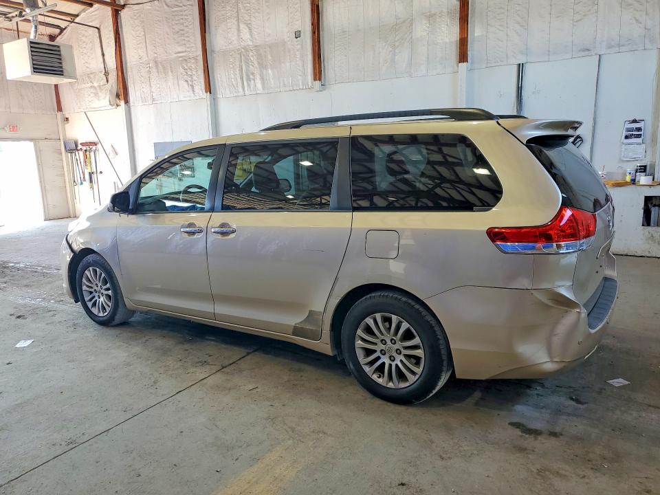 2013 Toyota Sienna მანქანა იყიდება აუქციონზე, vin: 5TDYK3DC6DS404703, აუქციონის ნომერი: 63640276