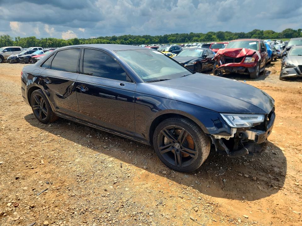 Продажа на аукционе авто 2017 Audi A4, vin: WAUENAF48HN071353, номер лота: 64310446