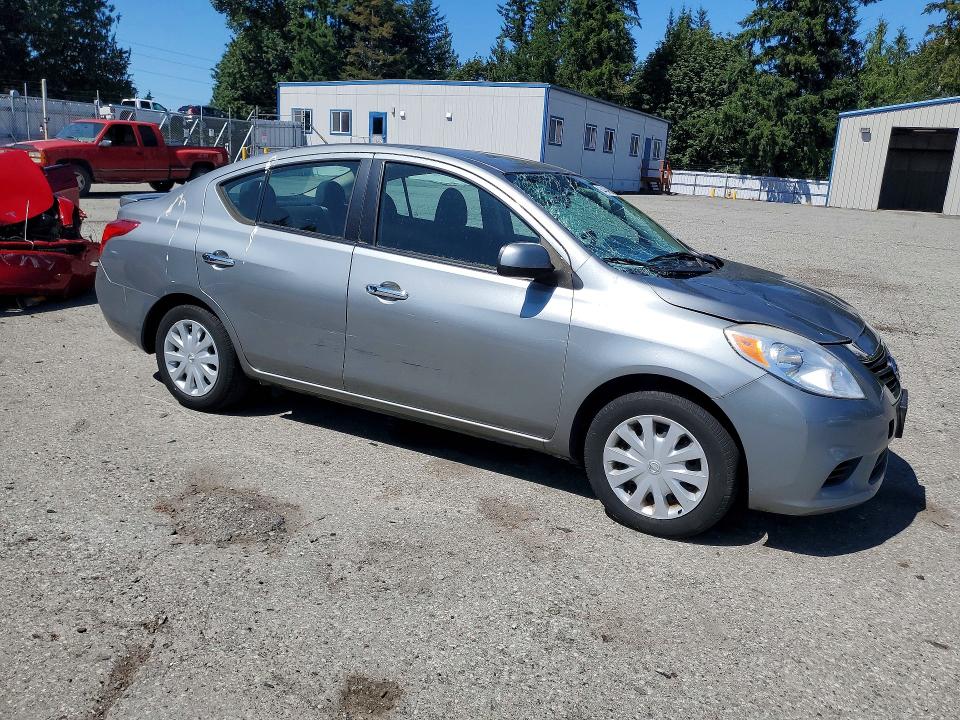 64484966 :رقم المزاد ، 3N1CN7APXDL865833 vin ، 2013 Nissan Versa مزاد بيع