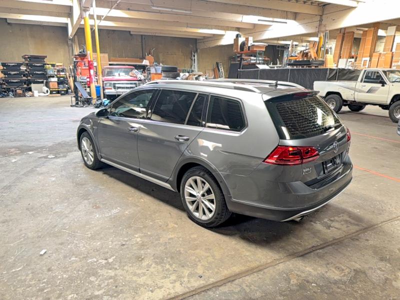 Продажа на аукционе авто 2017 Volkswagen Golf Alltrack, vin: 3VWH17AU3HM538840, номер лота: 65924286