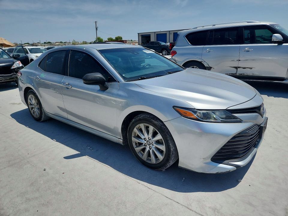 Продажа на аукционе авто 2018 Toyota Camry, vin: 4T1B11HK8JU053147, номер лота: 64243046