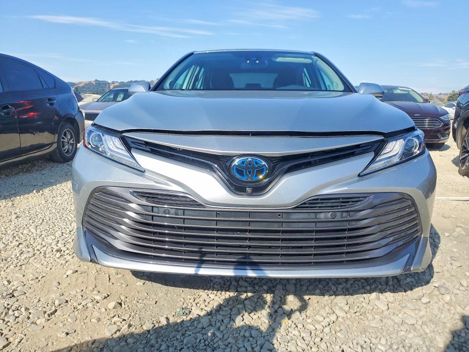 63466876 :رقم المزاد ، 4T1B21HK1KU517605 vin ، 2019 Toyota Camry Hybrid مزاد بيع