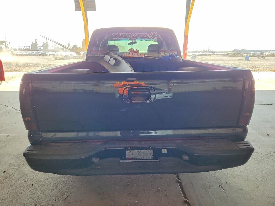 Продаж на аукціоні авто 2002 Chevrolet Silverado, vin: 2GCEC19V321149060, номер лоту: 63148866